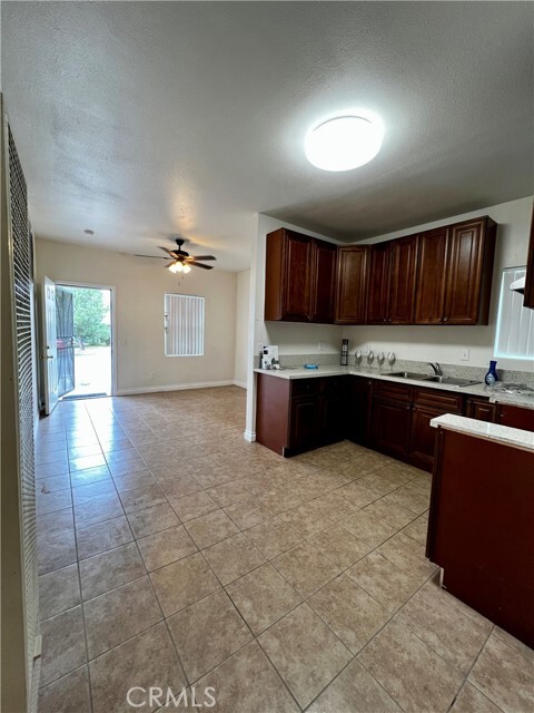 Building Photo - 211 S Olive Ave