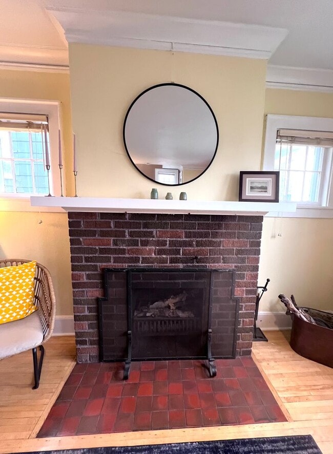 Building Photo - 505 N 16th Ave E