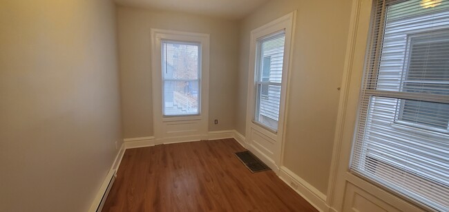 Building Photo - 641 Ferry St