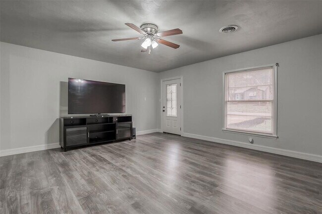 Foto del edificio - Recently Remodeled 3-Bedroom Home with Gat...