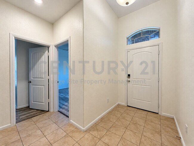 Building Photo - 712 Ben Lake Trl