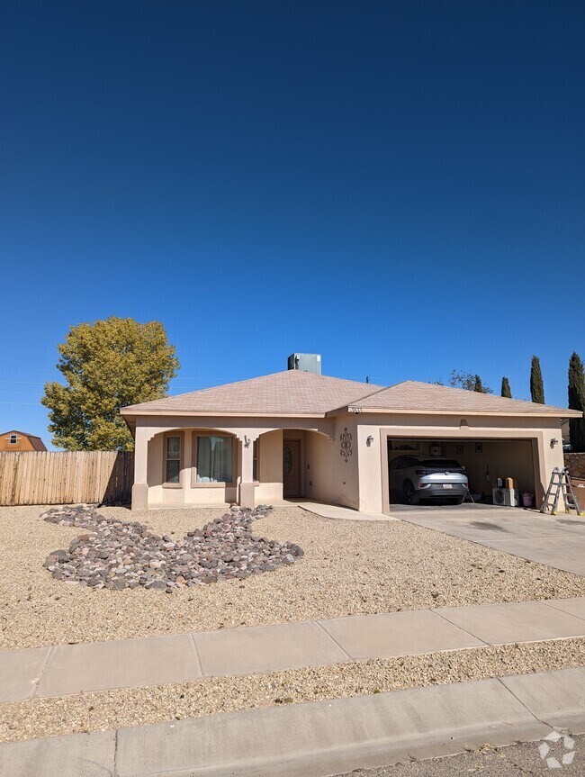 Jornada North Apartments under 2,500 Las Cruces, NM 1 Rentals