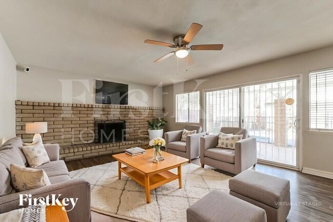 Foto del edificio - 5262 Holbrook Dr