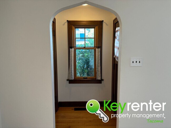 Foto del edificio - Astonishing 3bed/2bath Home in North Tacoma!