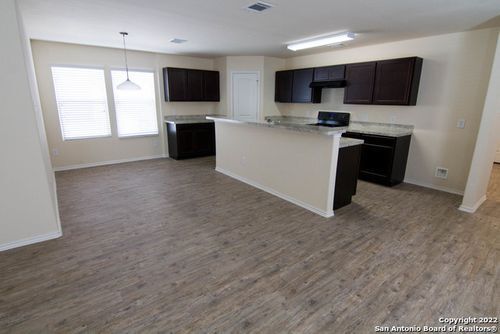 Building Photo - 10330 Clearwater Way, San Antonio, TX 7822...