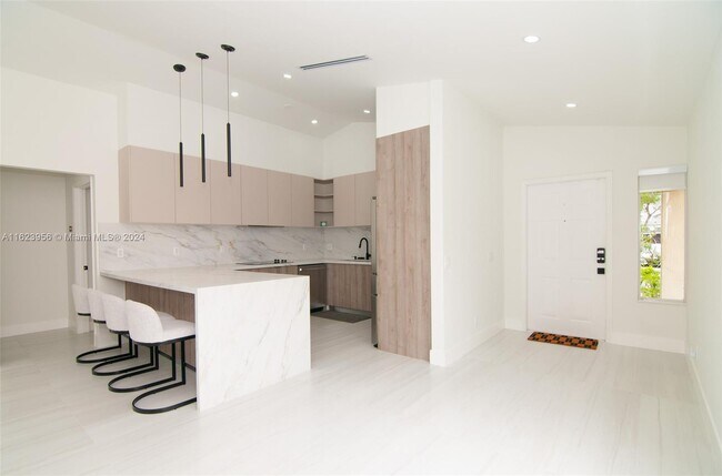 Foto del edificio - 4420 Dogwood Cir