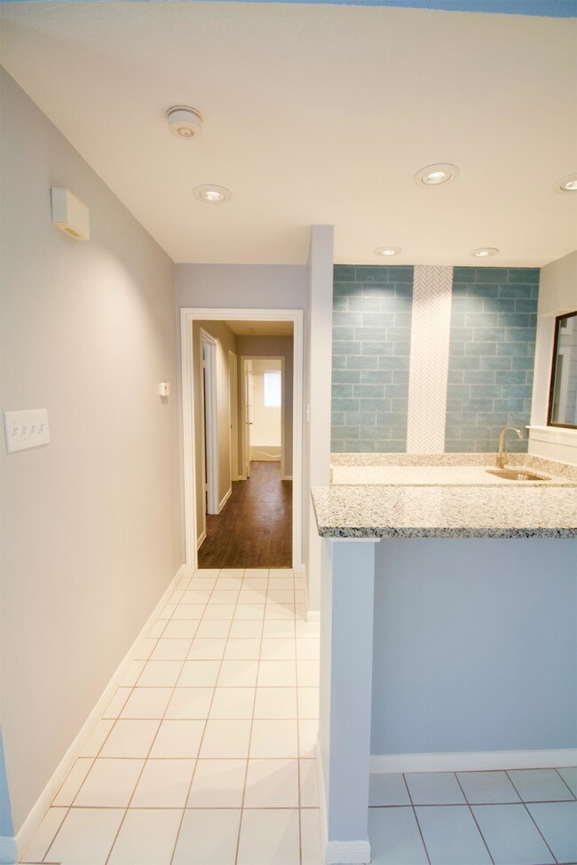 Building Photo - 1806 Encino Bend