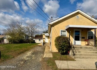 Building Photo - 672 Shore Concourse