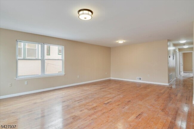 Foto del edificio - 150 N Munn Ave