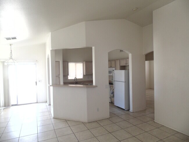 Foto del edificio - 2030 N 89th Ave