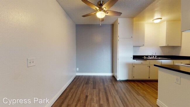 Building Photo - 570 S Lincoln Ave