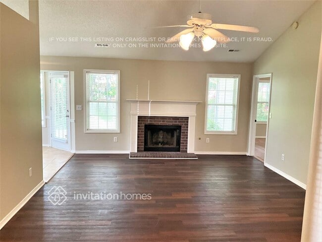 Building Photo - 905 Castlerock Way