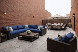 Building Photo - 227 E 59th St