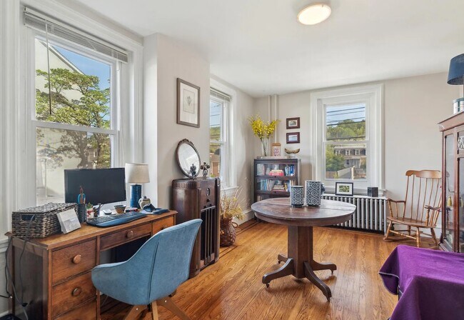 Foto del edificio - 814 E Hector St