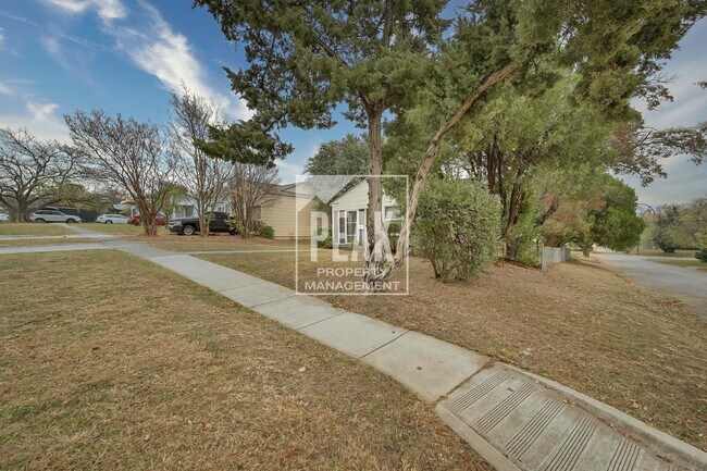 Foto del edificio - Charming Home In Desirable Location! 60% o...