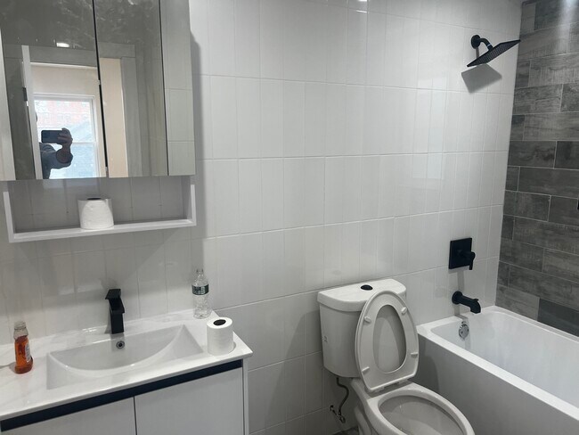 Foto del edificio - 156 B 26th St