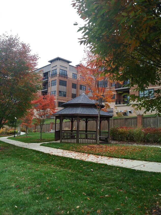 2911 Deer Hollow Way Unit 418 Short Term, Fairfax, VA 22031 Condo for