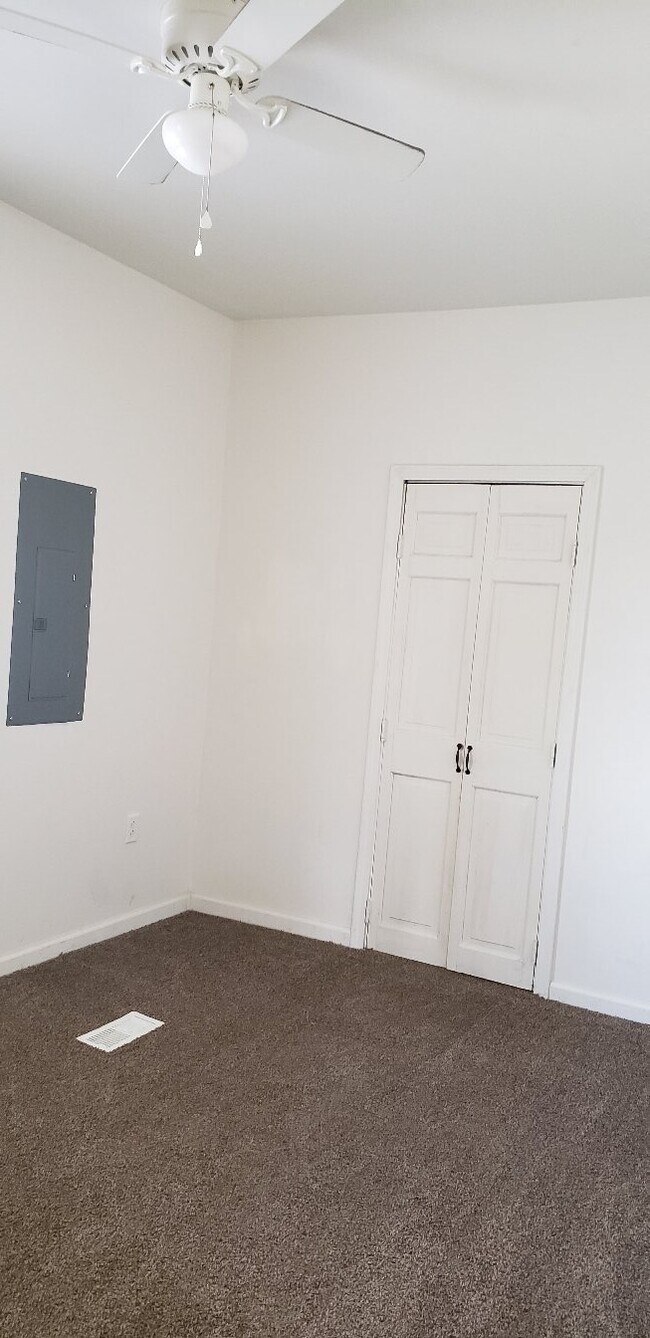 Foto del edificio - 631 E Monroe St