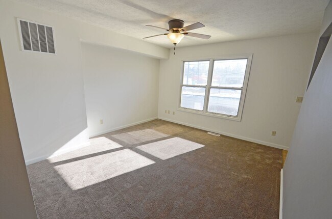 Foto del edificio - 3 story, 3.5 bedroom!