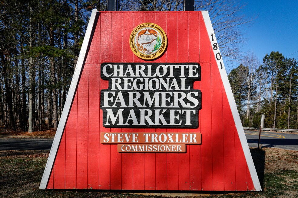 Is Pinecrest a Good Place To Live in Charlotte? Neighborhood Guide by