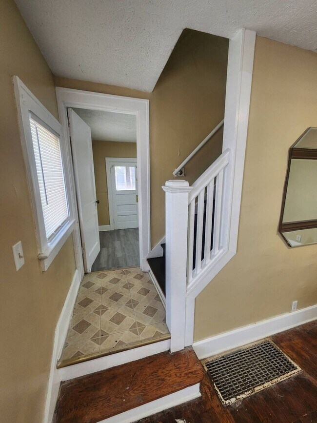 Foto del edificio - 1304-1304 W 5th St