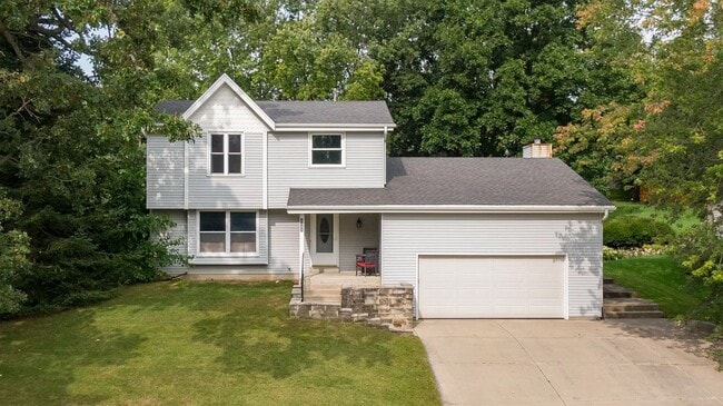 Building Photo - 3 Bedroom 1.5 Bathroom Single Family