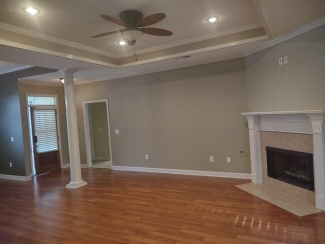 Foto del edificio - MOVE IN SPECIAL!**** 1/2 OF 1ST MONTH RENT...