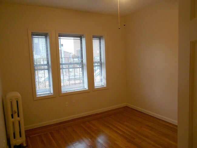 Foto del edificio - 25 Edgerly Rd