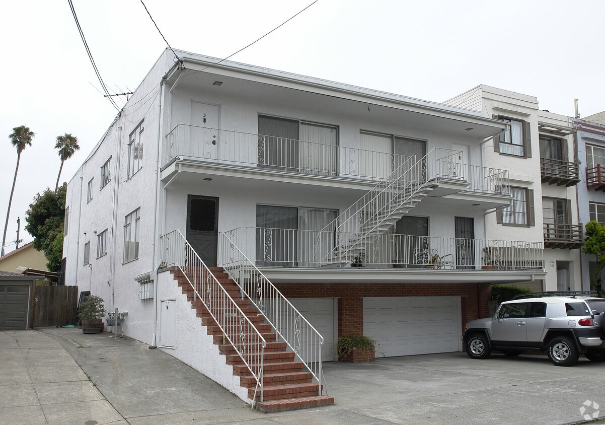 Foto del edificio - 2640 8th Ave