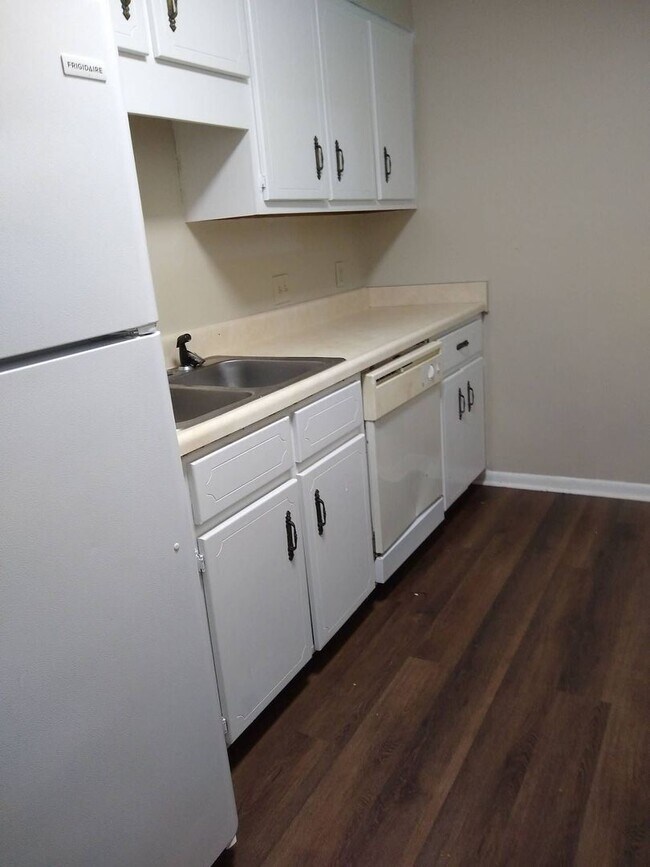 Foto del edificio - 4551 Cedar St