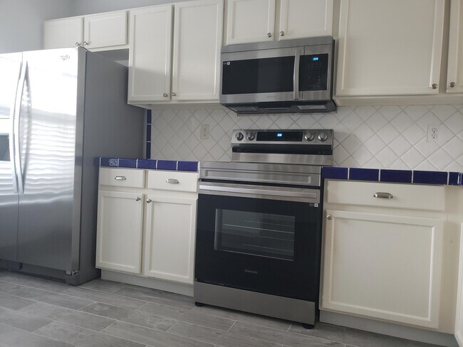 Foto del edificio - 6945 Stoney Creek Cir