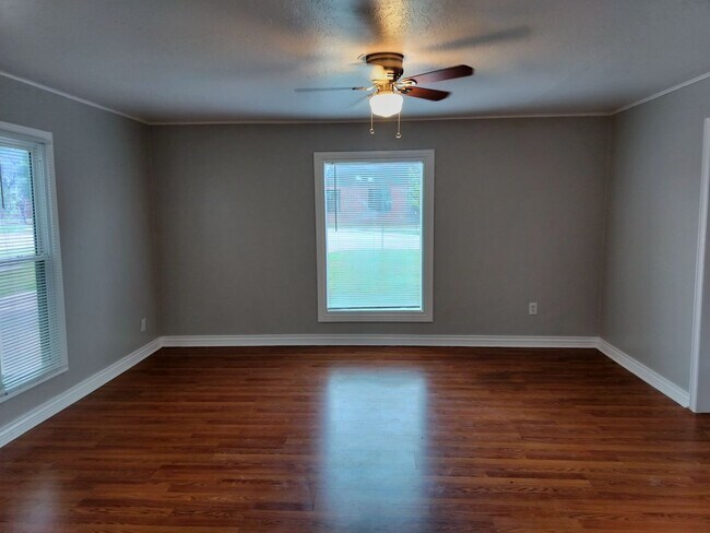 Foto del edificio - 4 bed 2 bath house in Edmond, OK next to UCO campus