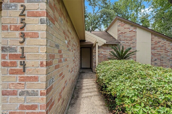 Foto del edificio - 25314 Glen Loch Drive