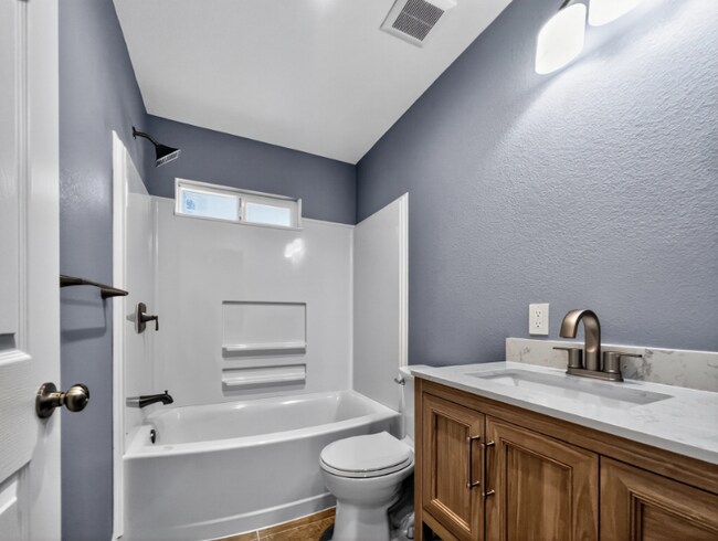 Foto del edificio - 408 W 19th St