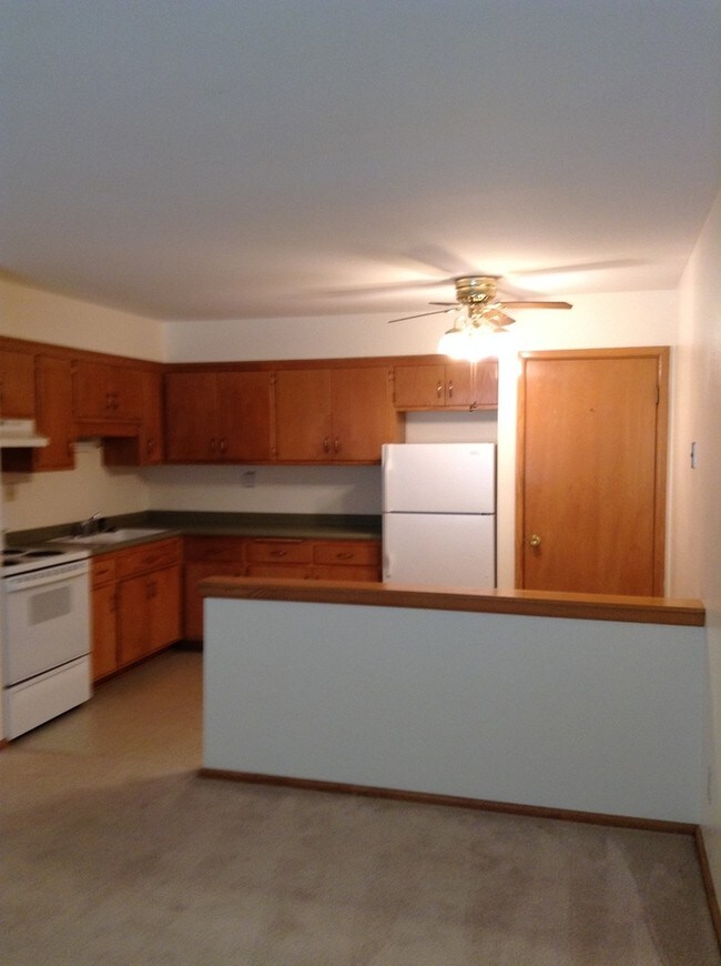 Building Photo - 5240 W Midland Dr