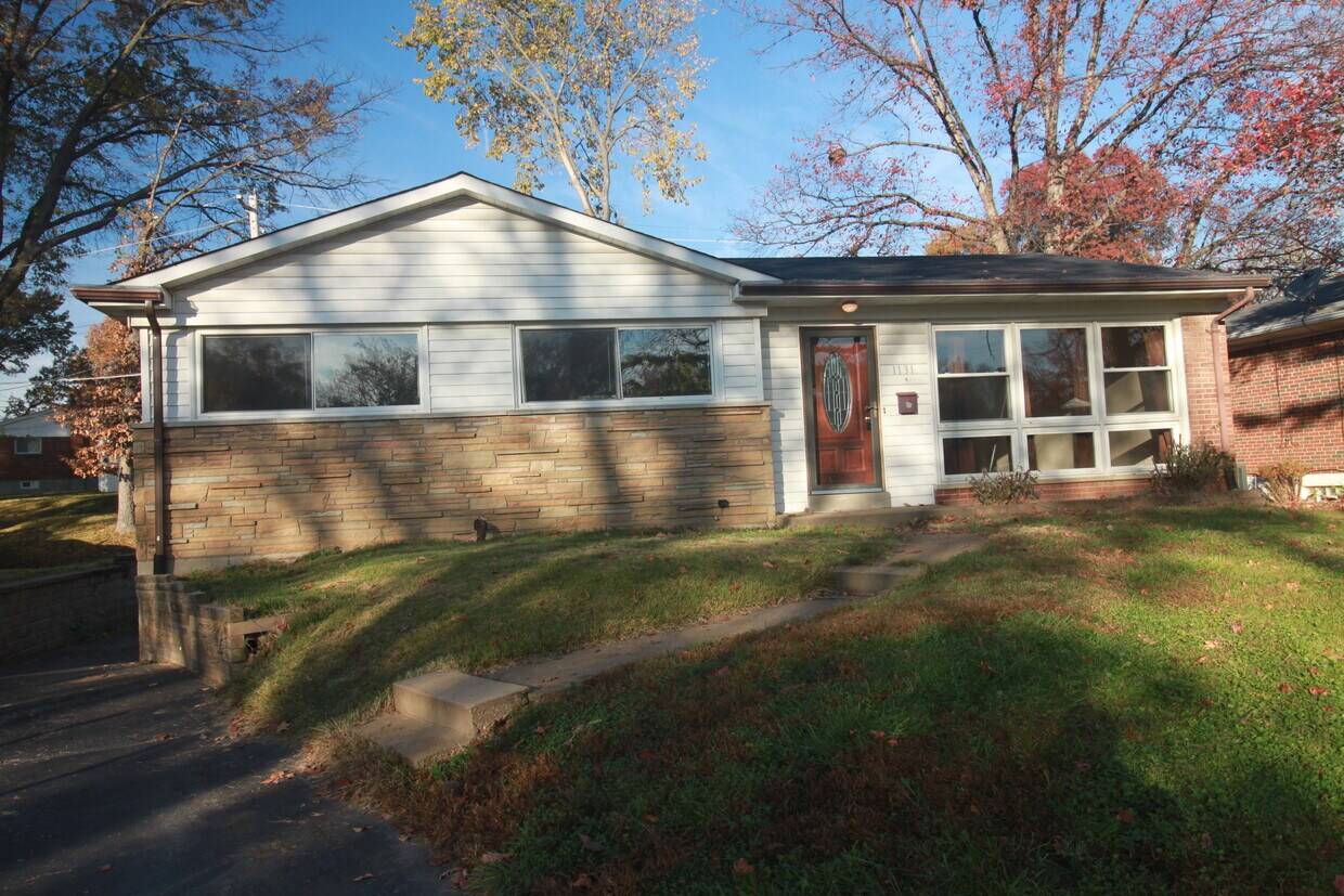 1131 Burch Ln, University City, MO 63130 House Rental in University