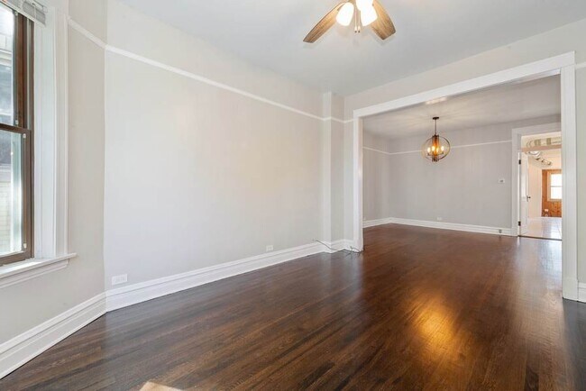 Foto del edificio - 2948 N Fairfield Ave