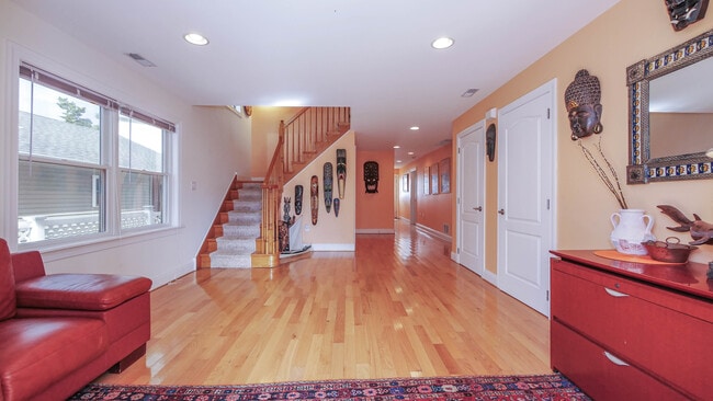 Foto del edificio - 229 8th St S