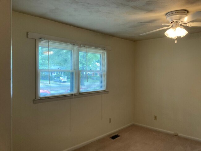 Foto del edificio - 12 Clemwood Pkwy