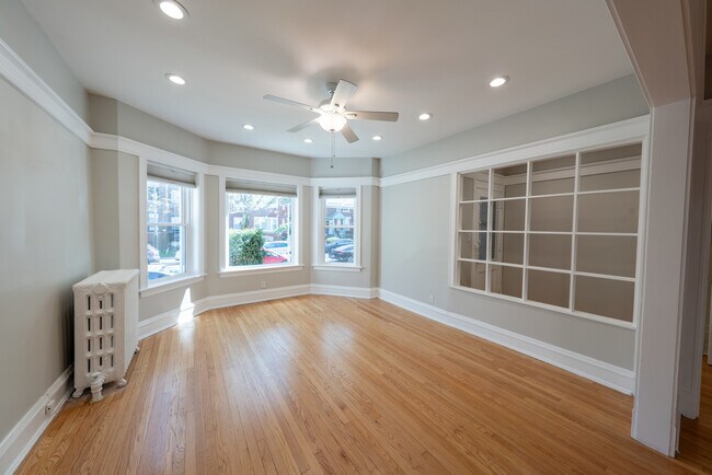 Foto del edificio - 1460 W Foster Ave