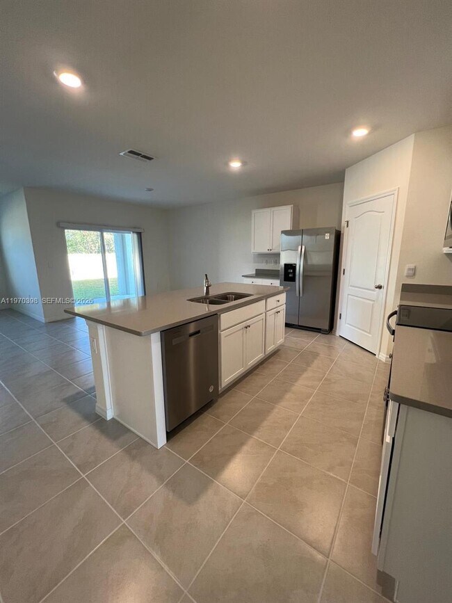 Foto del edificio - 2710 Trinidad Rd