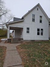 Building Photo - 1523-1523 1/2 W High St