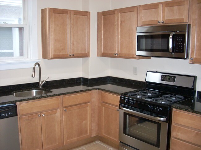 ¡Hermosa cocina! - 949 S Braddock Ave