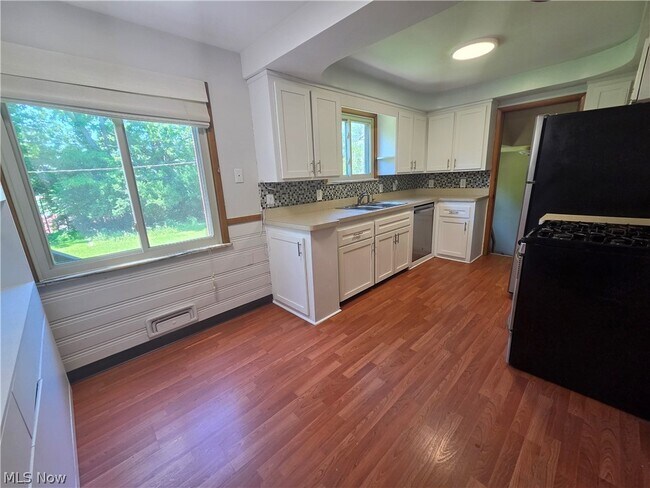 Building Photo - 2536 Claver Rd