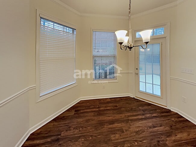 Foto del edificio - 433 Long Branch Way