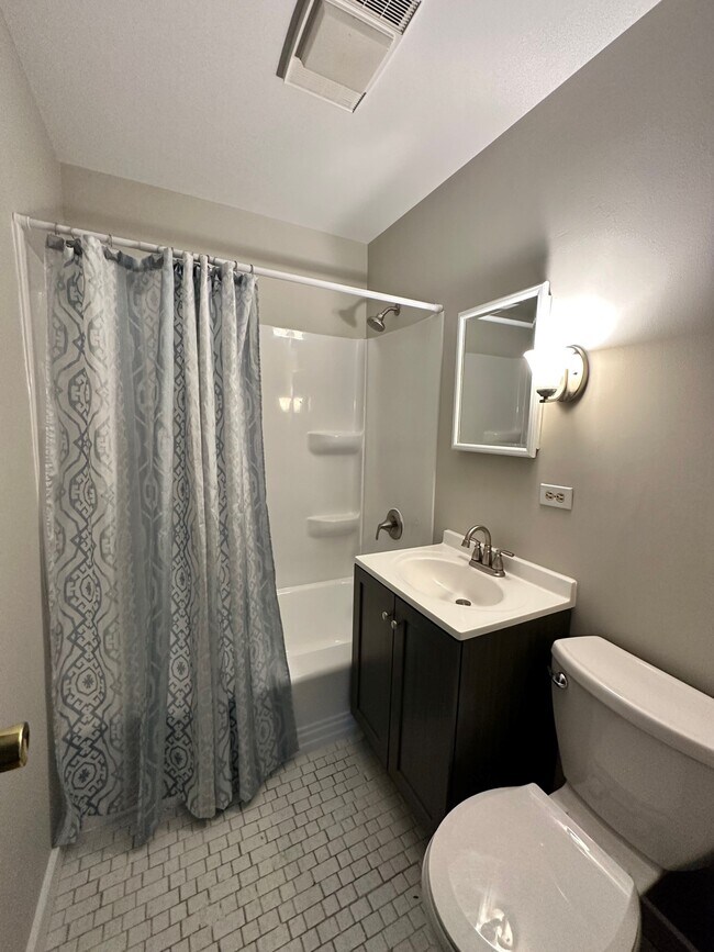 Foto del edificio - 413 E Maple St