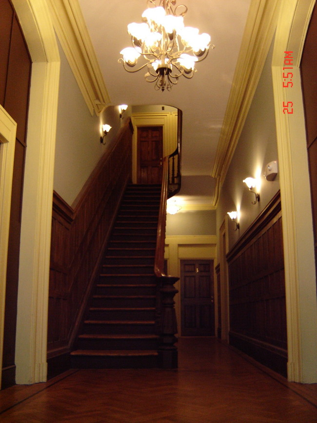 Foto del edificio - Two bedroom in Bolton Hill with breathtaki...