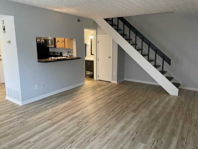 Building Photo - 2480 Ravenel Dr