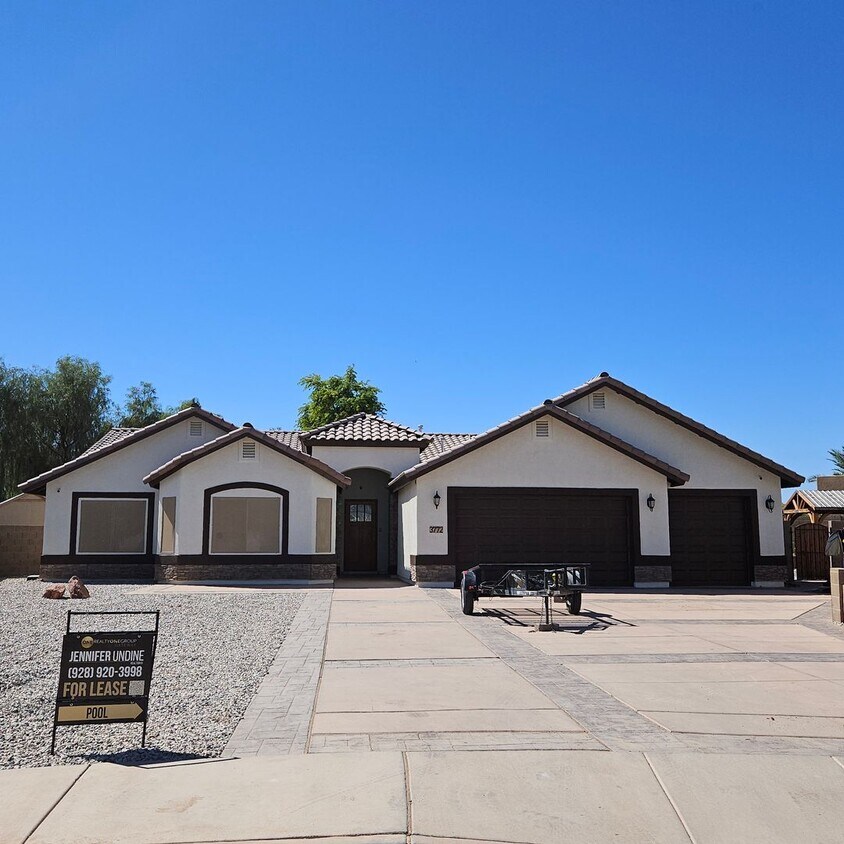 Foto principal - Custom Pool Home for Rent