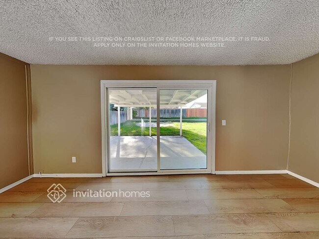 Foto del edificio - 10480 Hole Ave